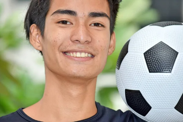 Tineri Filipinezi Masculin Fotbal Jucător Zâmbind — Fotografie, imagine de stoc