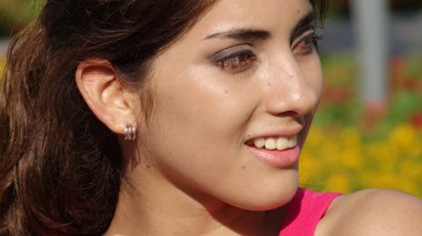 Latin Kadın ve Mutluluk