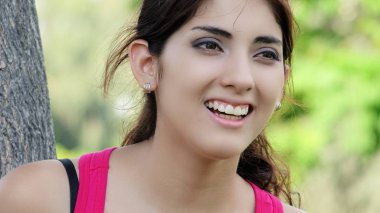 Güzel azınlık erkek gülüyor