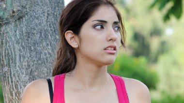 Çekici Perulu Bayan ve korku