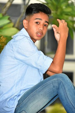 Sürpriz bir erkek genç