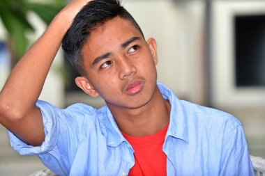 Bir erkek ve karışıklık