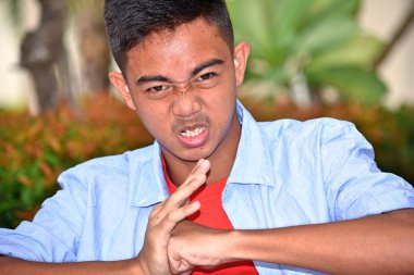 Kızgın genç çeşitli genç çocuk