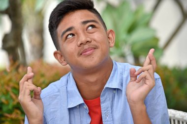 Şanslı iyi görünümlü azınlık genç