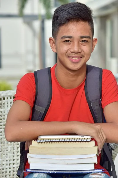 Ler Universitet Manlig Student Med Böcker — Stockfoto