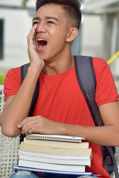 Juvenil Filipino Chico Estudiante Gritando — Foto de Stock