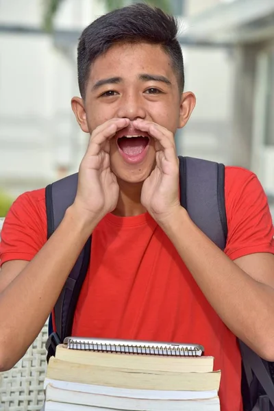 Gritando Joven Filipino Masculino Estudiante — Foto de Stock
