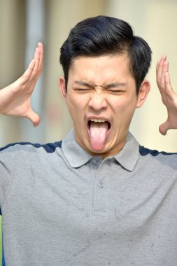 Eğlenceli bir Asya kişi