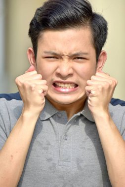 Farklı erkek genç ve öfke