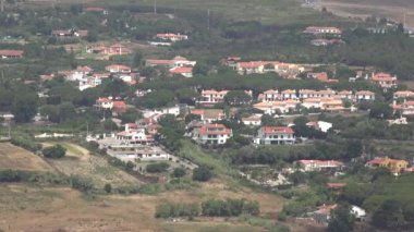 Tepedeki kasaba veya köy