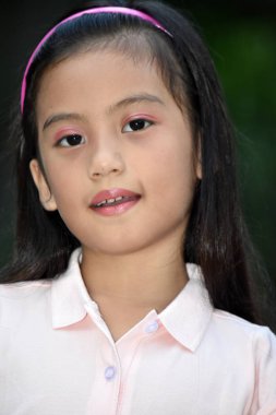 Gülümseyen Güzel Bir Kadın