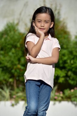 Düşünme Petite azınlık çocuk