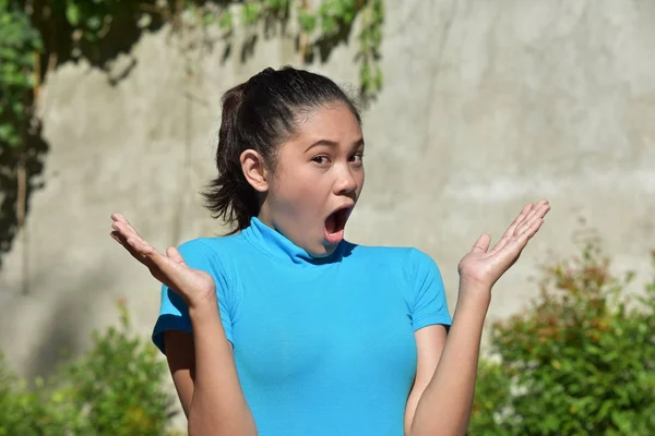 Eine Erschrockene Schöne Person — Stockfoto