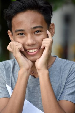 Bir Erkek Genç Korkuyor