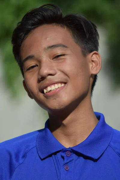 A Diverse Tersenyum Remaja — Stok Foto