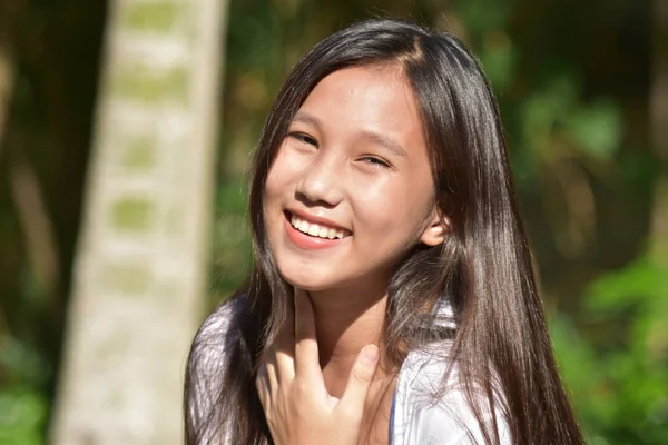 十代の少女と笑い — ストック写真