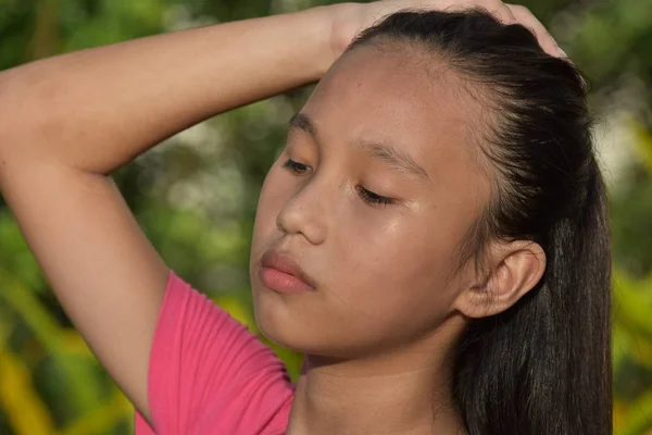 Estresado hermosa minoría adolescente chica —  Fotos de Stock