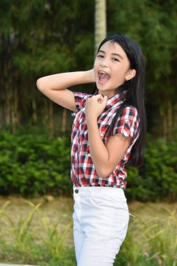 Sevimli Azınlık Kız Gülüyor