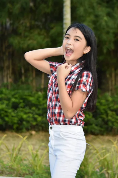 Sevimli Azınlık Kız Gülüyor