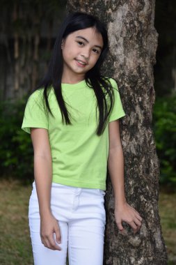 Petite Azınlık Gençlik Ve Mutluluk