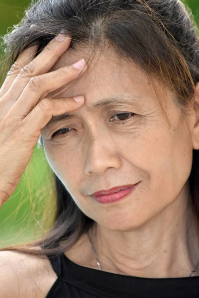 Kadın kıdemli ve demans