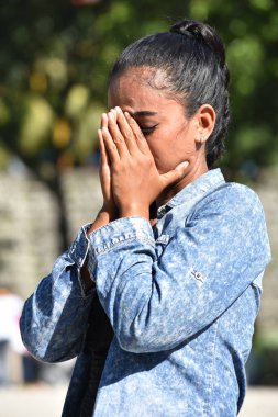 Mahçup bir yetişkin erkek