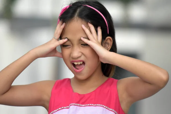 Aranyos Filipina tinédzser lány stressz alatt — Stock Fotó