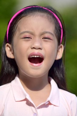 Endişeli bir Asya kişi