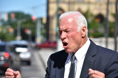 Üzgün Yetişkin Kişi Downtown