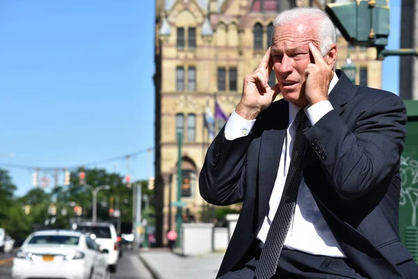 Hombre de negocios bajo estrés Centro — Foto de Stock