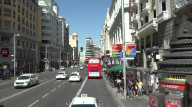 Şehir Caddesinde Taksi