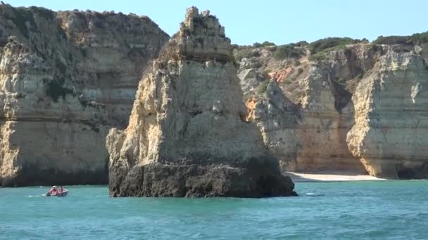 Grotta Formazioni rocciose e acqua — Video Stock