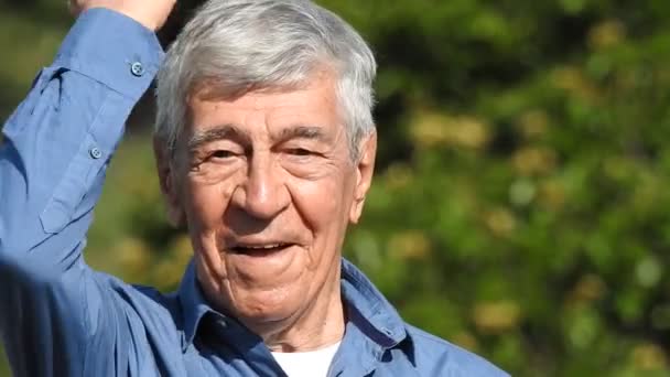 Boldog nyugdíjas spanyol férfit. — Stock videók