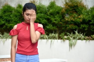 Utanç Güzel Asya kişi