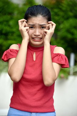 Korkunç bir kadın genç