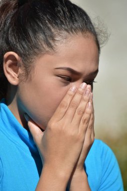 Alerjisi olan yetişkin kadın