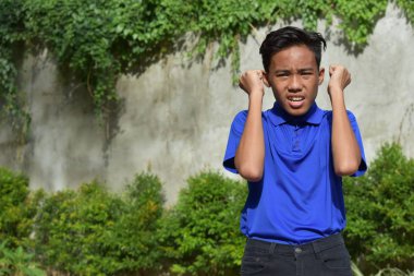 Stres Altında Genç Çocuk