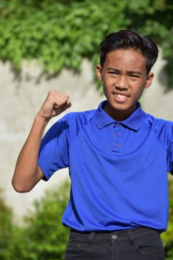 İyi Görünümlü Çocuk ve Öfke