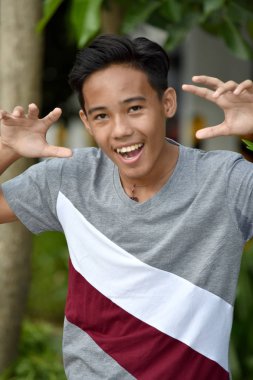 Korkutucu Bir Erkek Çocuk