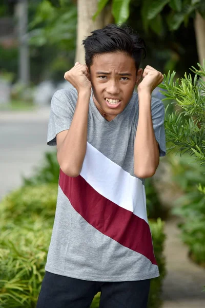 Estressante Jovem Menino Minoritário Juventude — Fotografia de Stock