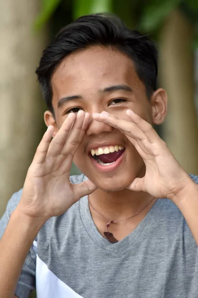 Bir Azınlık Erkek Talking