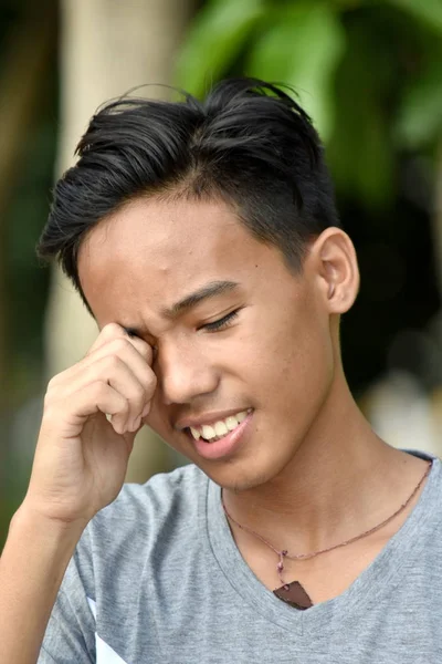 Menangis Filipina Male Youngster — Stok Foto