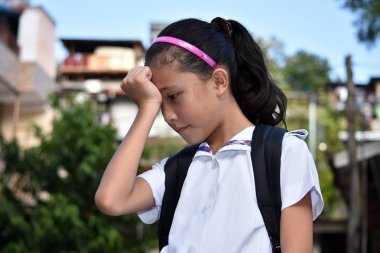 Endişeli Bir Kız Öğrenci