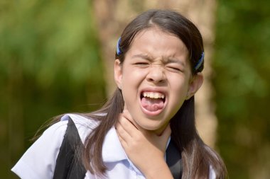 Çocuk Kız Öğrenci Kitaplar ile Boğulma