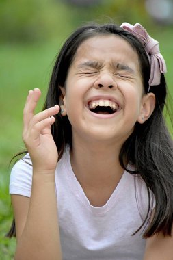 Bir Preteen Ve Kahkaha