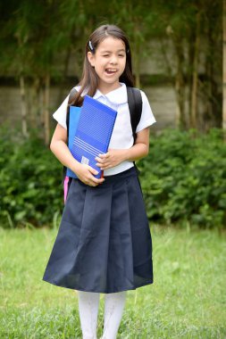 Komik Yüzler Yapma Okul Kız