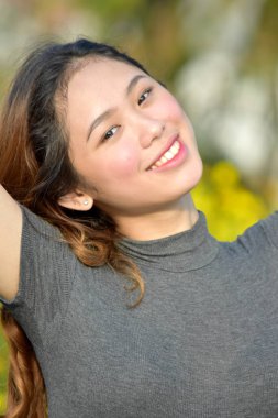 Kazanan Genç Kadın