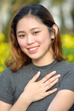 Genç Kadın ve Takdir