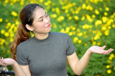 Çeşitli Kadın Ve Kararsızlık