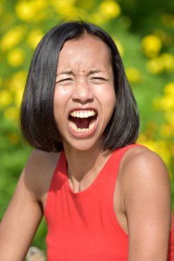 Stres Altındaki Genç Asyalı Kadın